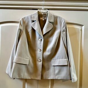 Women’s Jones Studio Cream Blazer size 16W